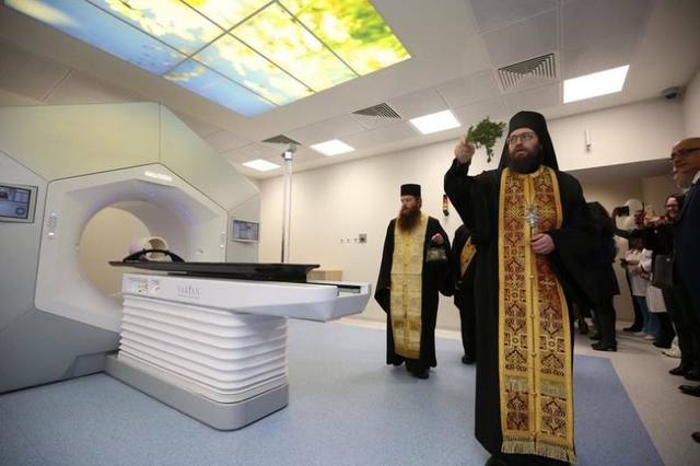 http://images.vfl.ru/ii/1530786181/3a4adb7c/22365488_m.jpg