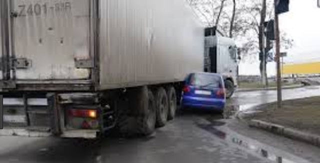 http://images.vfl.ru/ii/1555722229/9349c438/26252360.jpg