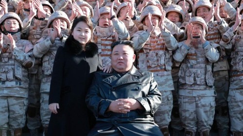 https://d.radikal.host/2023/03/12/c24b91f2d36712ed2e6d4b01bfabf72e.md.jpg