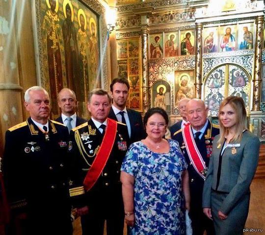 http://images.vfl.ru/ii/1528103598/a5d6a61c/21991096_m.jpg