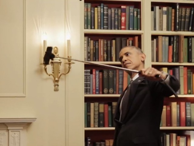 http://theselfiepost.com/wp-content/uploads/2015/12/837565-obamaselfie-1423767578-335-640x480.jpg
