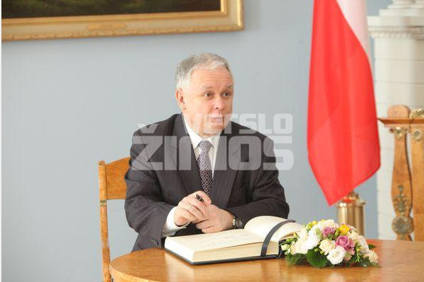 http://s8.uploads.ru/lwSMd.png