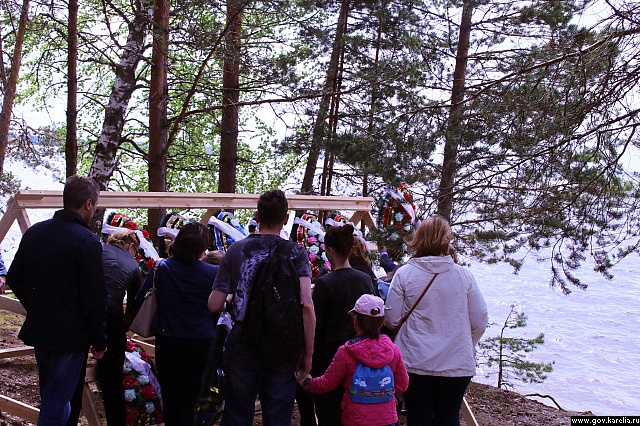 http://images.vfl.ru/ii/1498014398/07a118c0/17651075.jpg