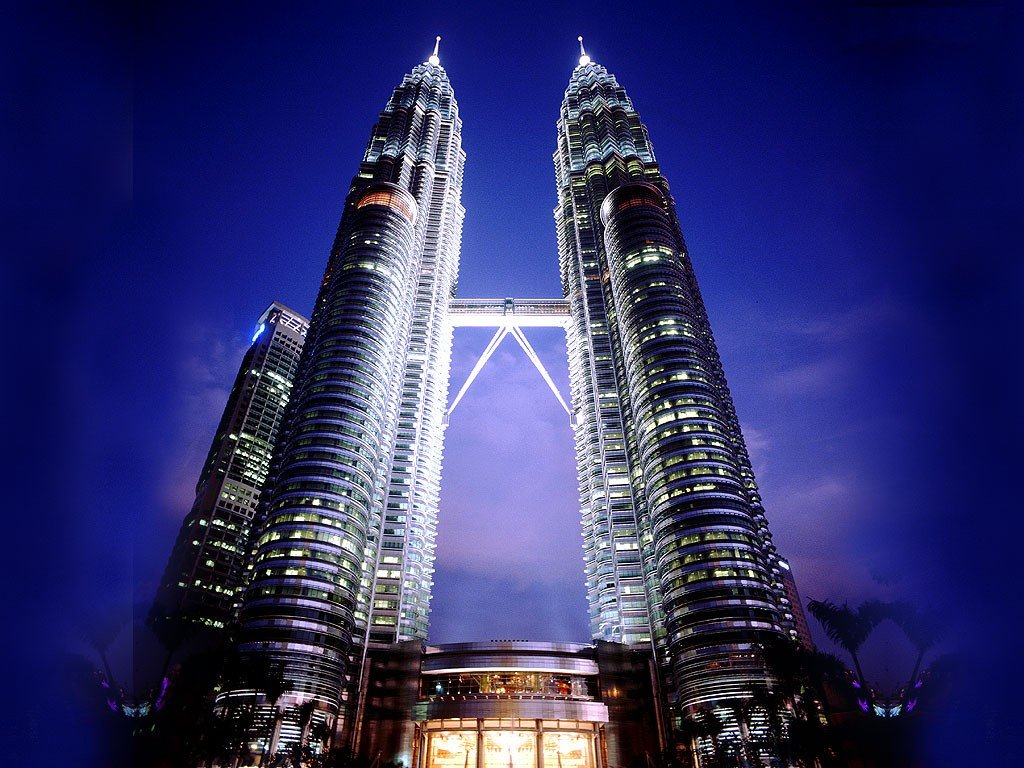 http://i0.wp.com/travelyuk.files.wordpress.com/2010/03/kuala-lumpur-petronas-tower.jpg