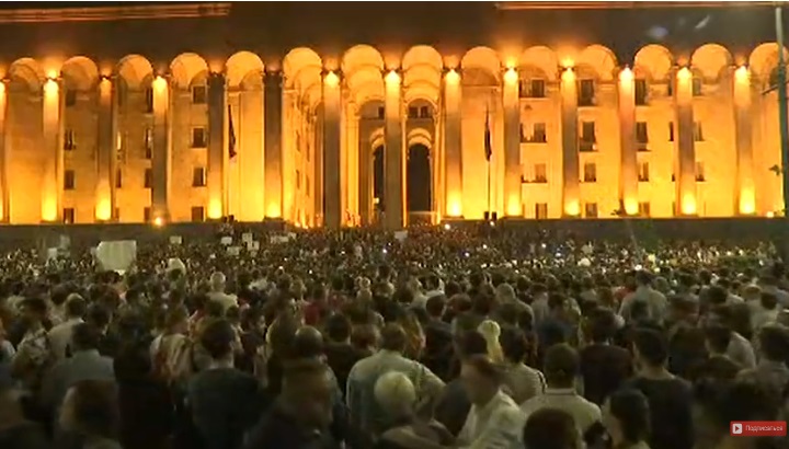 http://images.vfl.ru/ii/1561137927/c78142e2/26963219.jpg