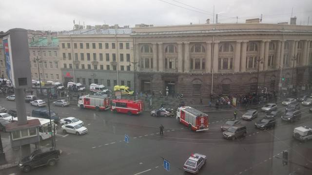 http://images.vfl.ru/ii/1518894982/378d2358/20627387_m.jpg