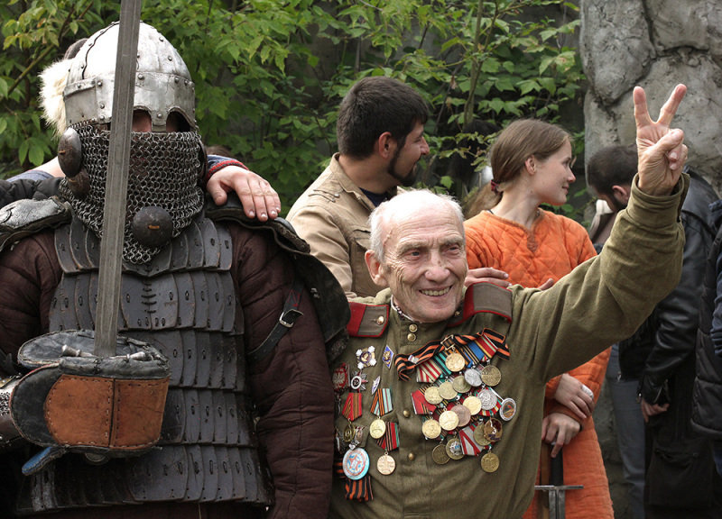 http://images.vfl.ru/ii/1493370066/626170fe/17028969.jpg