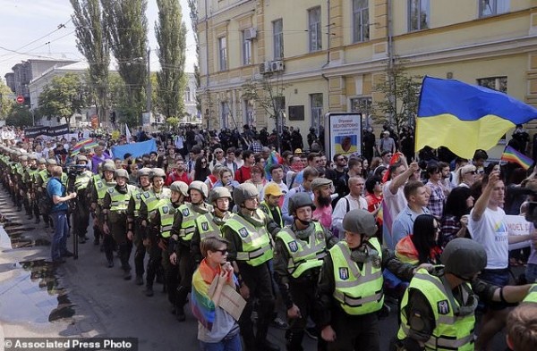 http://images.vfl.ru/ii/1528569944/2322386e/22057122.jpg
