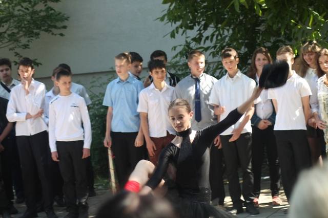 http://images.vfl.ru/ii/1545851447/a2ed994f/24740543_m.jpg