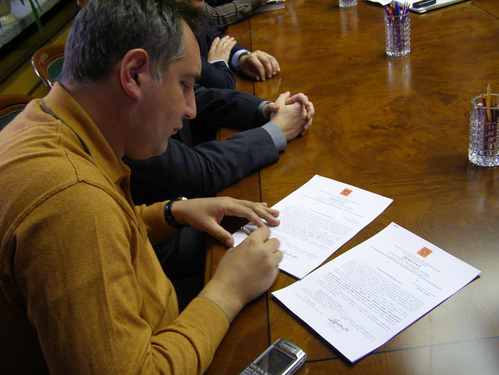 http://images.vfl.ru/ii/1570934314/47e783f8/28172292.jpg