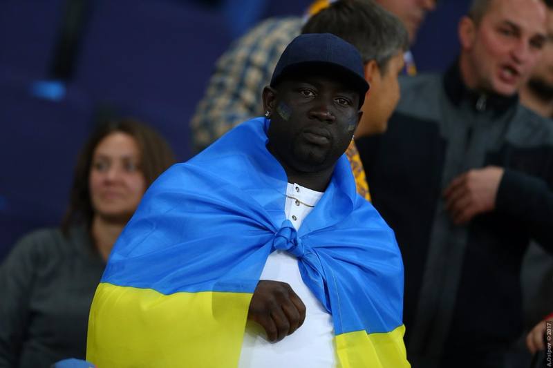http://images.vfl.ru/ii/1504712899/d5816767/18503537.jpg