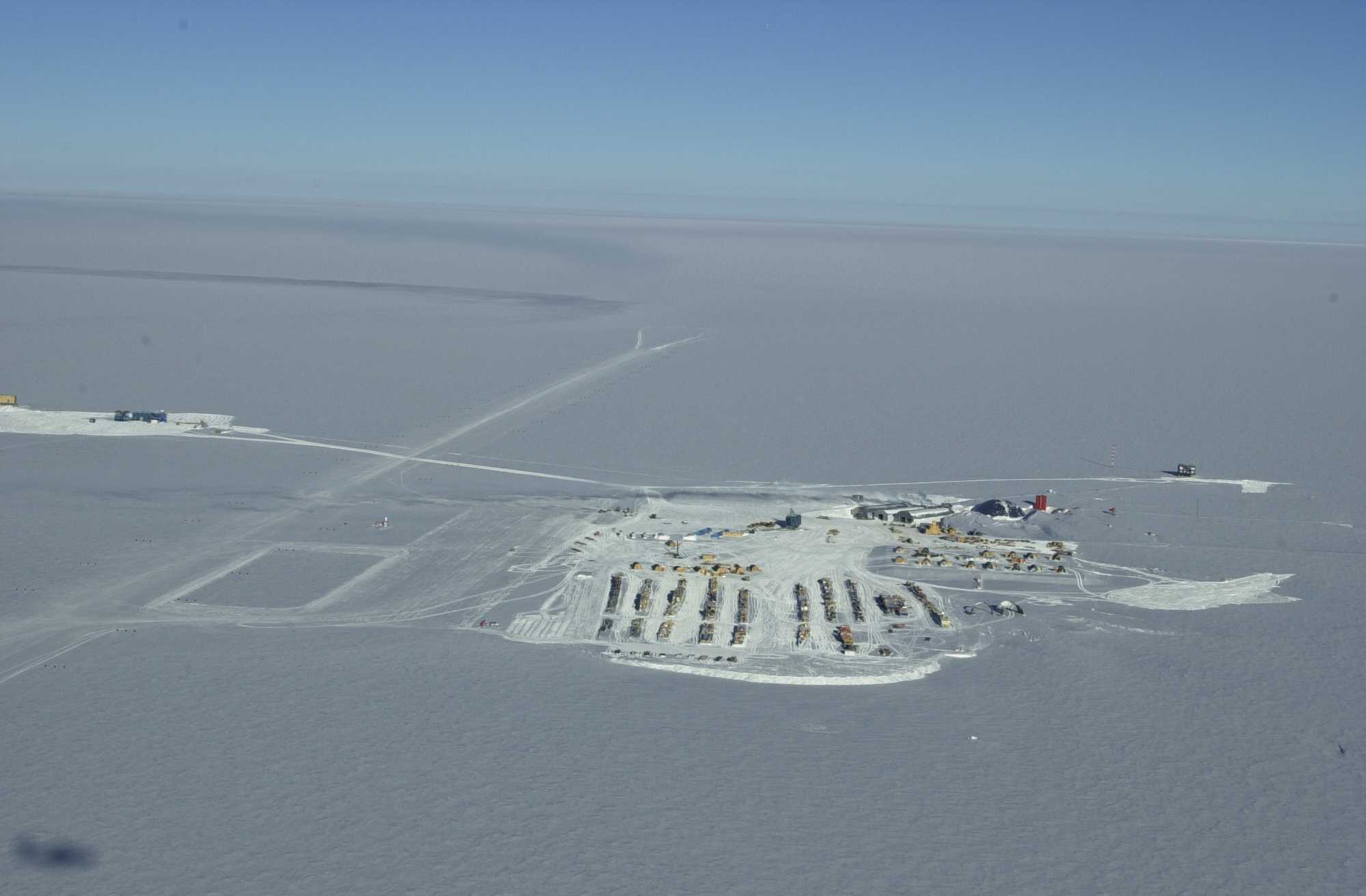 http://southpolestation.com/maps/aerial2k0.jpg