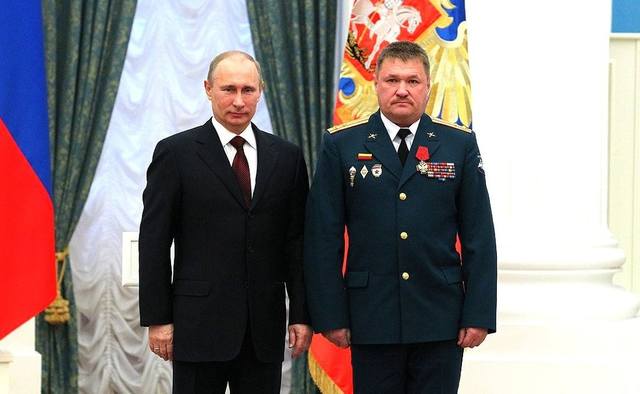 http://images.vfl.ru/ii/1506831039/e16522d5/18812190_m.jpg