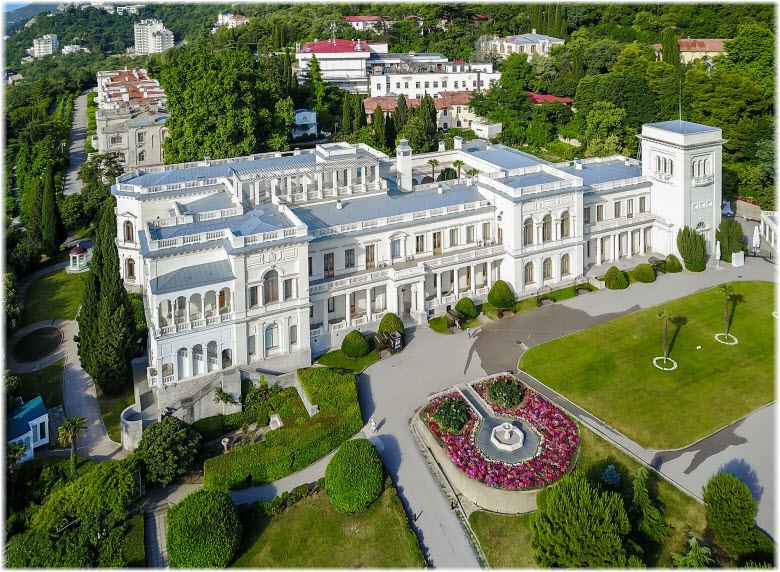 https://krymania.ru/wp-content/uploads/2016/12/livadiyskiy-dvorets.jpg
