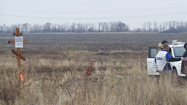 https://c2.staticflickr.com/6/5616/15774058255_12db070fa7_z.jpg