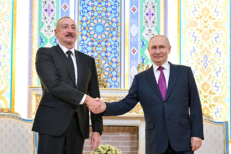 https://icdn.lenta.ru/images/2025/10/09/15/20251009154924514/owl_brief_880_50160f697993974504873089b546f477.jpg