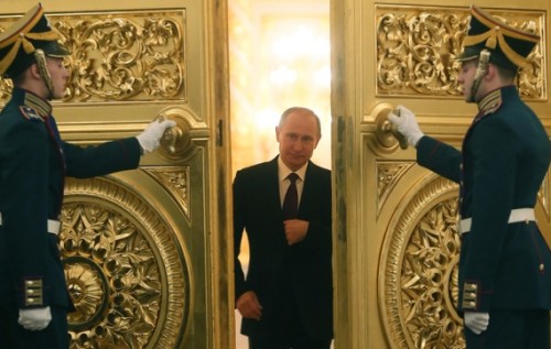 http://uainfo.org/static/img/p/u/putin_gold_doors_500x317.jpg