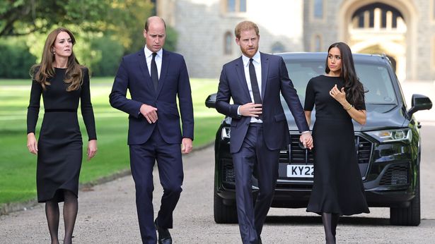 https://i2-prod.mirror.co.uk/incoming/article27984695.ece/ALTERNATES/n615/1_Queen-Elizabeth-II-death.jpg