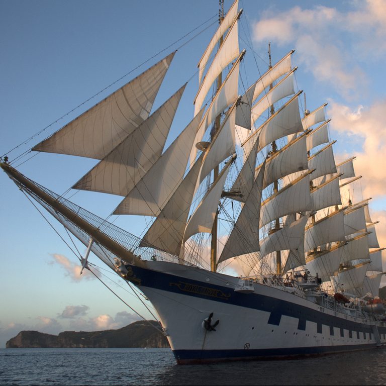 http://sailtour.cl/wp-content/uploads/2017/08/royal-pitons-1-web-e1502146028908-768x768.jpg