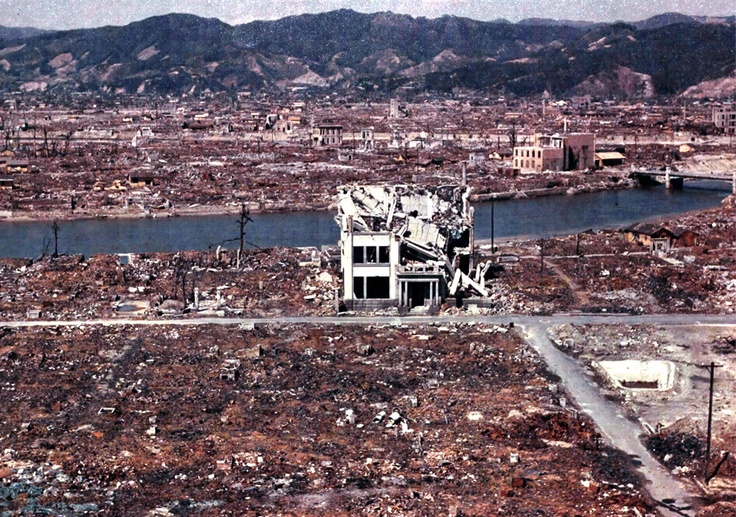 https://i.pinimg.com/736x/e6/2a/0d/e62a0db70ef1423850f253fd2d97bba6--hiroshima-bombing-nuclear-bomb.jpg