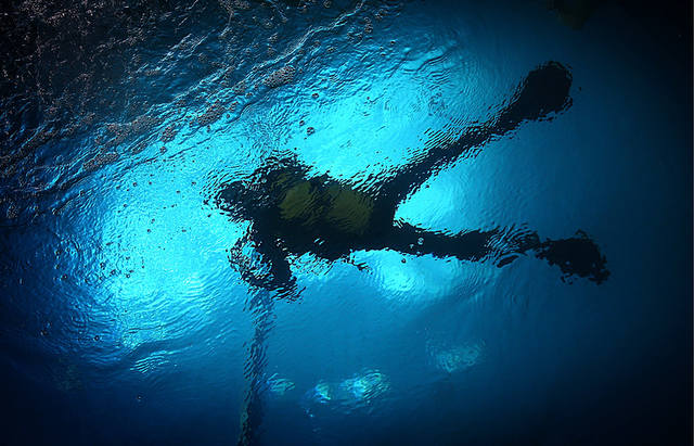 http://images.vfl.ru/ii/1527147031/256c8045/21865126_m.jpg