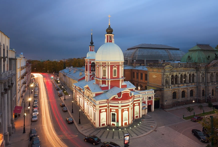 http://www.opeterburge.ru/images/photo_gallery/Dostoprimechatelnosti/4795348_large.jpg