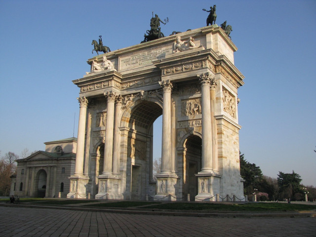https://i.ibb.co/kcNfRTM/ee8feb54-9df7-11e8-9d23-fd15437e27a2.jpg
