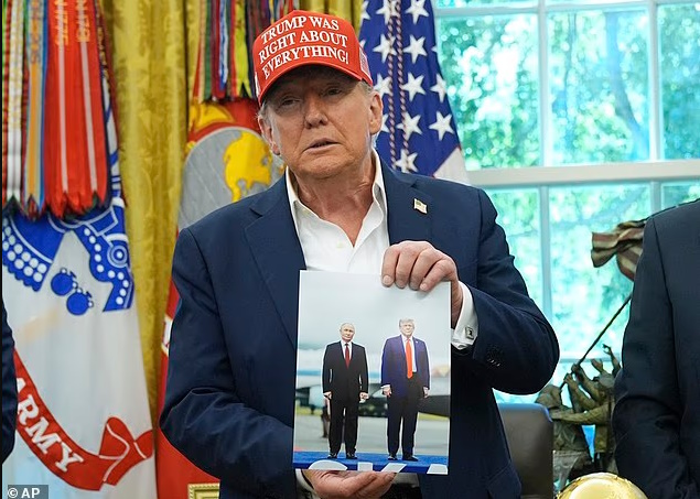 https://i6.imageban.ru/out/2025/09/02/f7e7688008df66f63173ab72feee9b19.jpg
