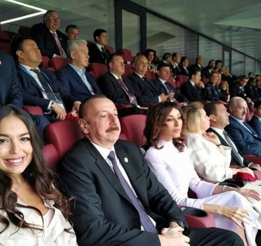 http://images.vfl.ru/ii/1529180189/c12fe061/22140539_m.jpg