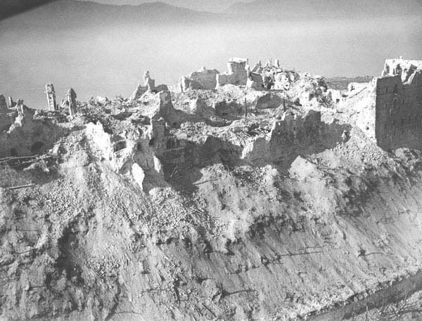 https://3.bp.blogspot.com/-pJ-VJS6w28Q/ULvNkHKCjZI/AAAAAAAAHkk/pqajI9MNeCQ/s640/1Monte20Cassino.jpg
