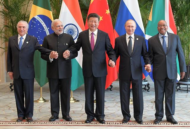http://images.vfl.ru/ii/1504620045/2098798a/18490596_m.jpg