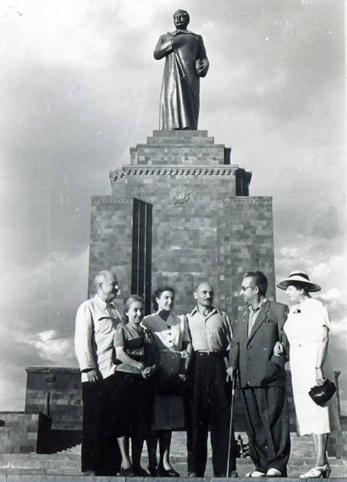 http://images.vfl.ru/ii/1622904482/ec4b571a/34724176_m.jpg