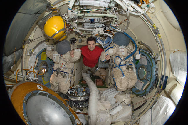 http://images.vfl.ru/ii/1508599278/92a9b78d/19086528_m.jpg