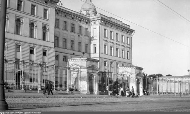 http://images.vfl.ru/ii/1529264505/9ffc9b63/22151208_m.jpg