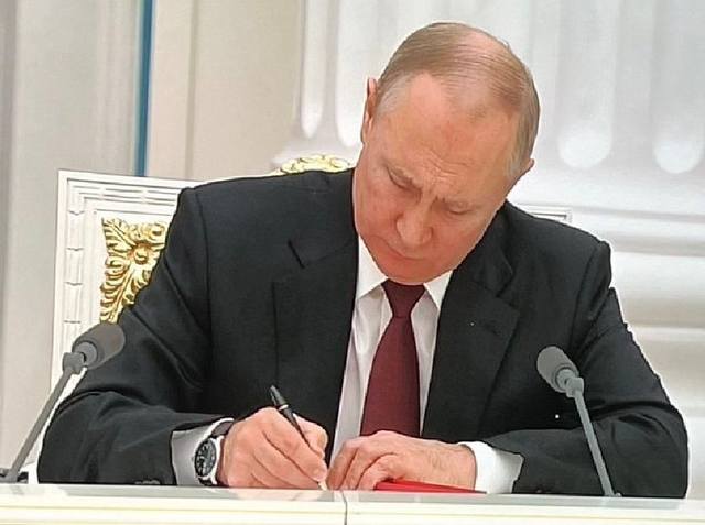http://images.vfl.ru/ii/1645553597/497b1af7/38172839_m.jpg