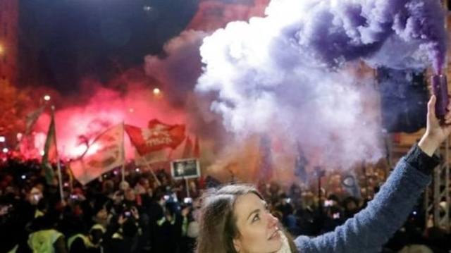 http://images.vfl.ru/ii/1545063968/b3957722/24636713_m.jpg