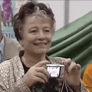 https://media.giphy.com/media/bdIaiLc28w4da/giphy-downsized-large.gif