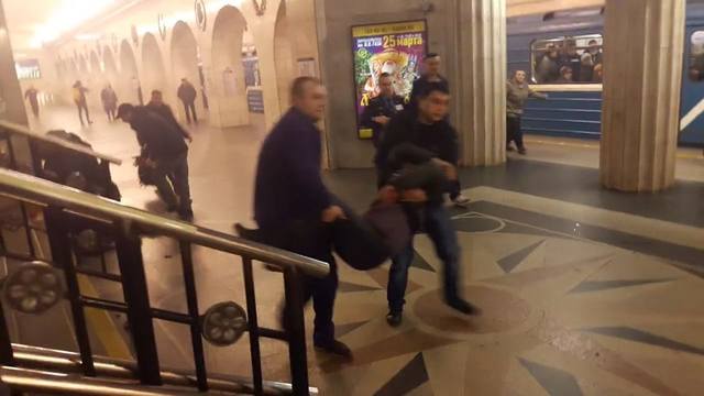 http://images.vfl.ru/ii/1522097049/62601ca5/21127799.jpg