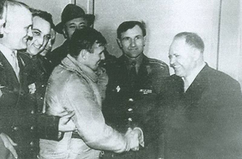 http://images.vfl.ru/ii/1633837993/77affb20/36191418.jpg
