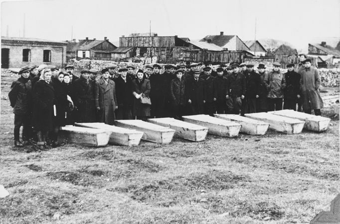 http://img1.liveinternet.ru/images/attach/c/0/37/204/37204971_Kielce_pogrom_3.jpg