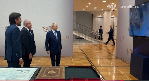 https://upforme.ru/uploads/0012/d6/0d/2086/t68504.jpg