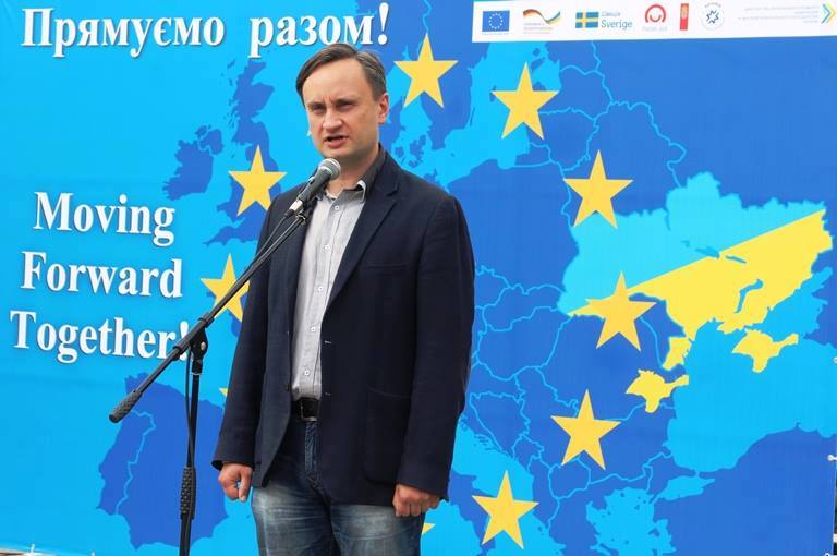 http://images.vfl.ru/ii/1527147262/4b707636/21865202.jpg