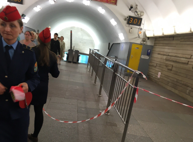 http://images.vfl.ru/ii/1539860143/ab144f6a/23859699_m.png