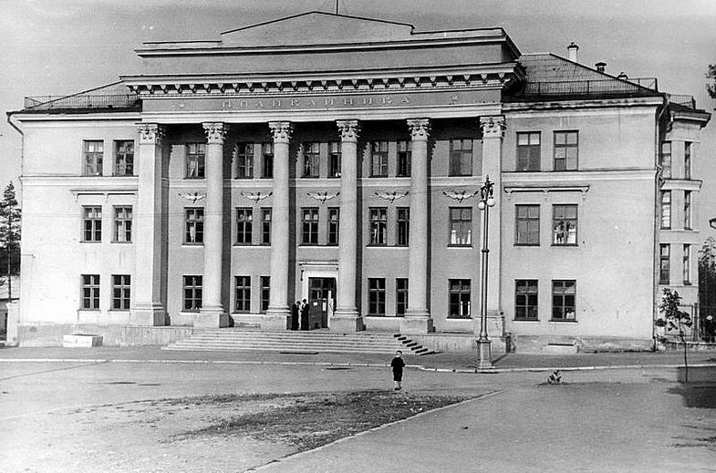 http://images.vfl.ru/ii/1516772891/7c3dbf48/20283684.jpg