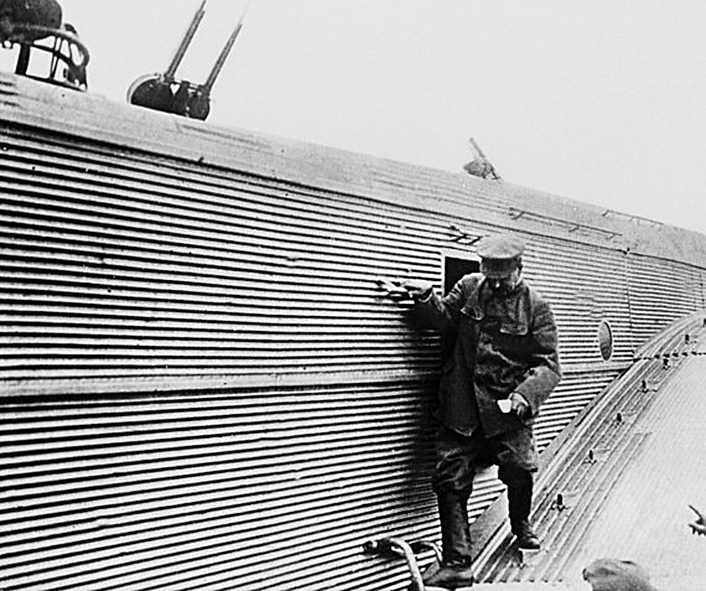 http://images.vfl.ru/ii/1560423940/15c2b71f/26874278.jpg