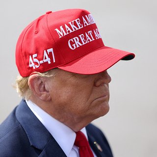 https://icdn.lenta.ru/images/2024/04/11/08/20240411083047664/square_320_b71b93ed192841df8c2ee0af569cbdbf.jpg