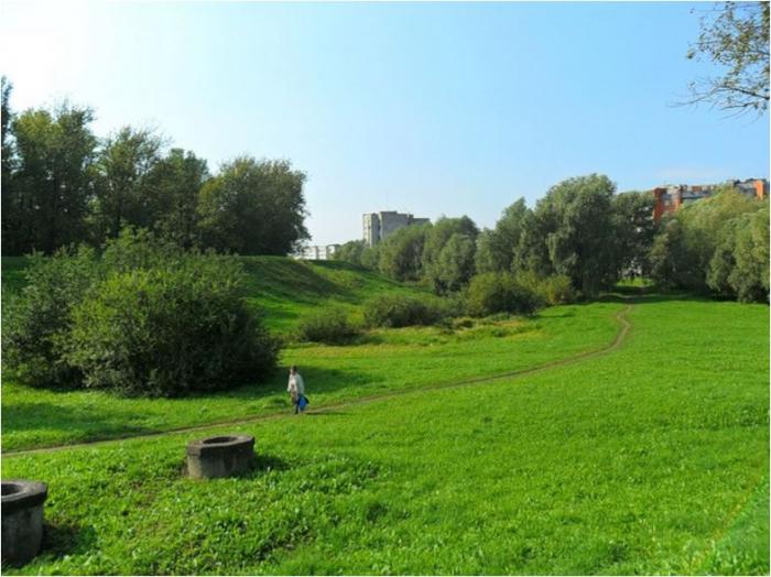 http://photos.wikimapia.org/p/00/04/85/34/21_big.jpg