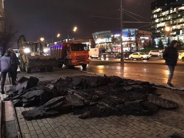 http://images.vfl.ru/ii/1541507323/83ee903b/24086185_m.jpg