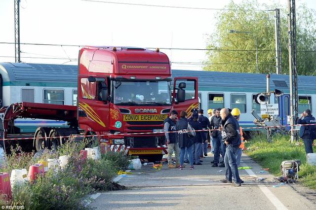 http://images.vfl.ru/ii/1527161635/9bd7e311/21867604.jpg