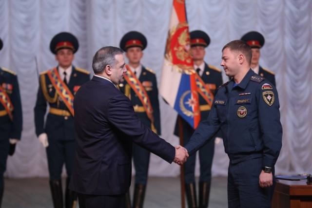 http://images.vfl.ru/ii/1518676941/3e537c8e/20593337_m.jpg
